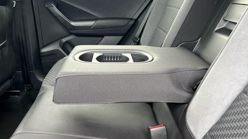 Rear Armrest/ Cup Holder