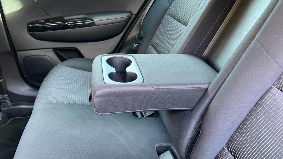 Rear Armrest/ Cup Holder