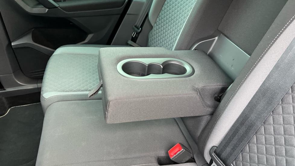 Rear Armrest/ Cup Holder