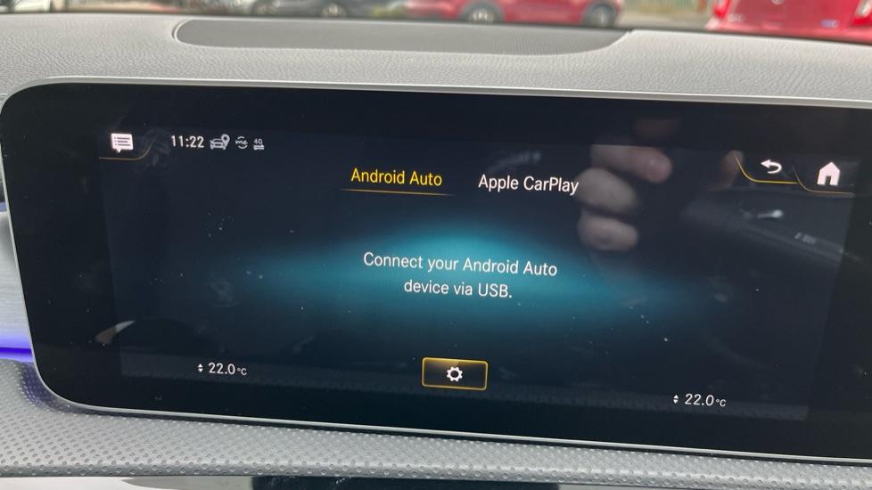 Apple Car Play & Android Auto