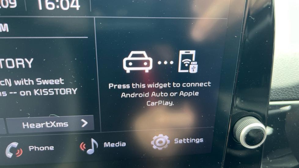 Apple Car Play & Android Auto