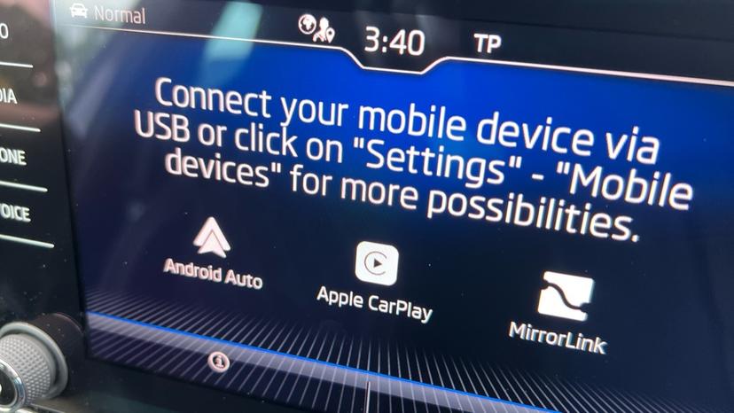 Android Auto / Apple CarPlay 