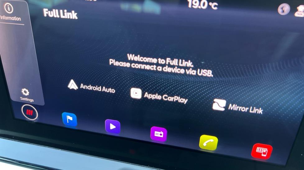 Apple CarPlay /Android Auto 