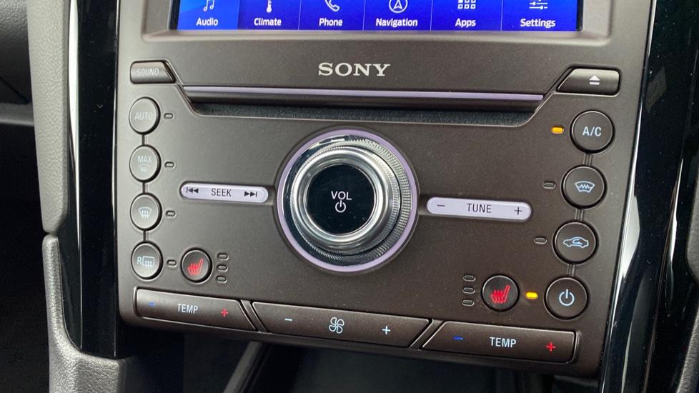 air conditioning and dual Climate control 