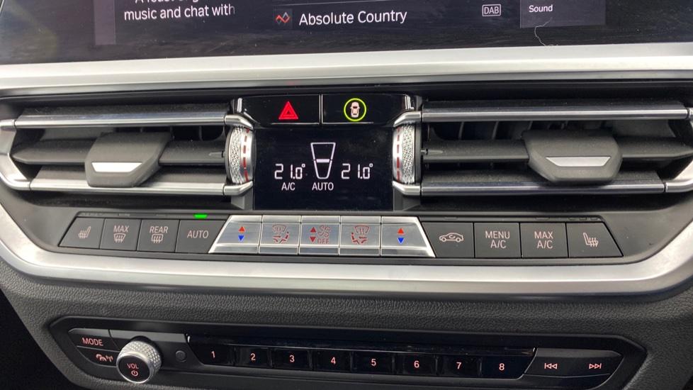 air conditioning and dual Climate control 