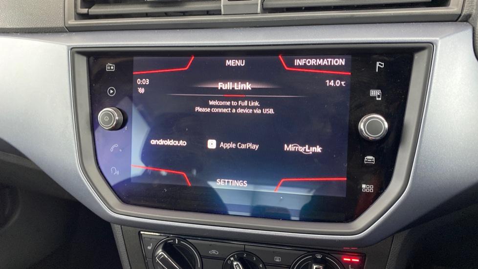 Apple Car Play & Android Auto