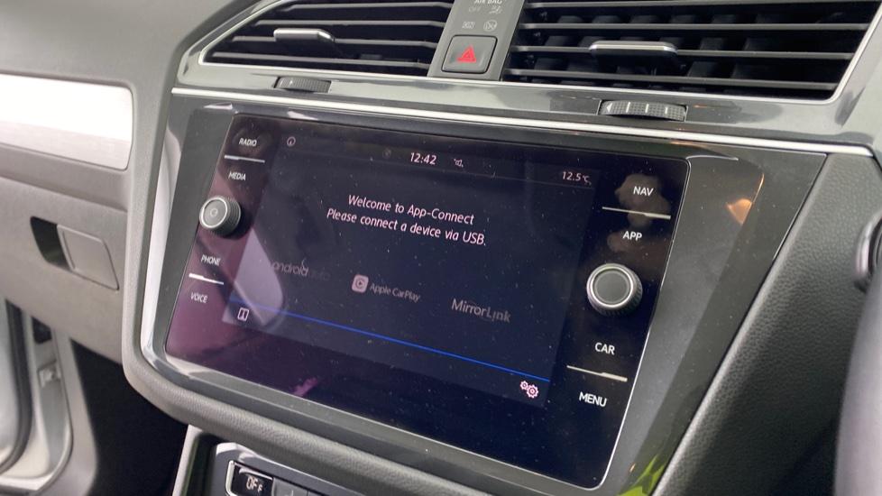 Apple Car Play & Android Auto