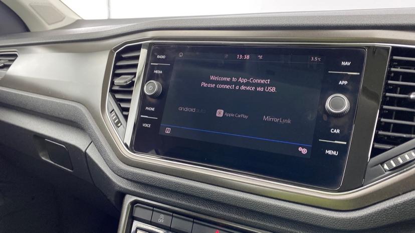 Apple CarPlay and android auto 