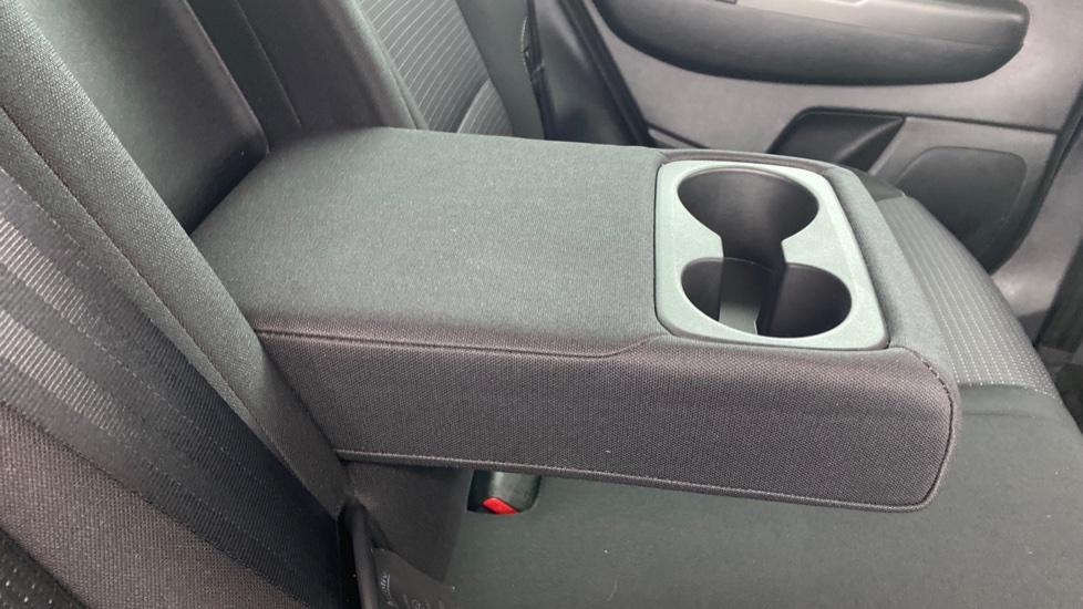 Rear Armrest/ Cup Holder