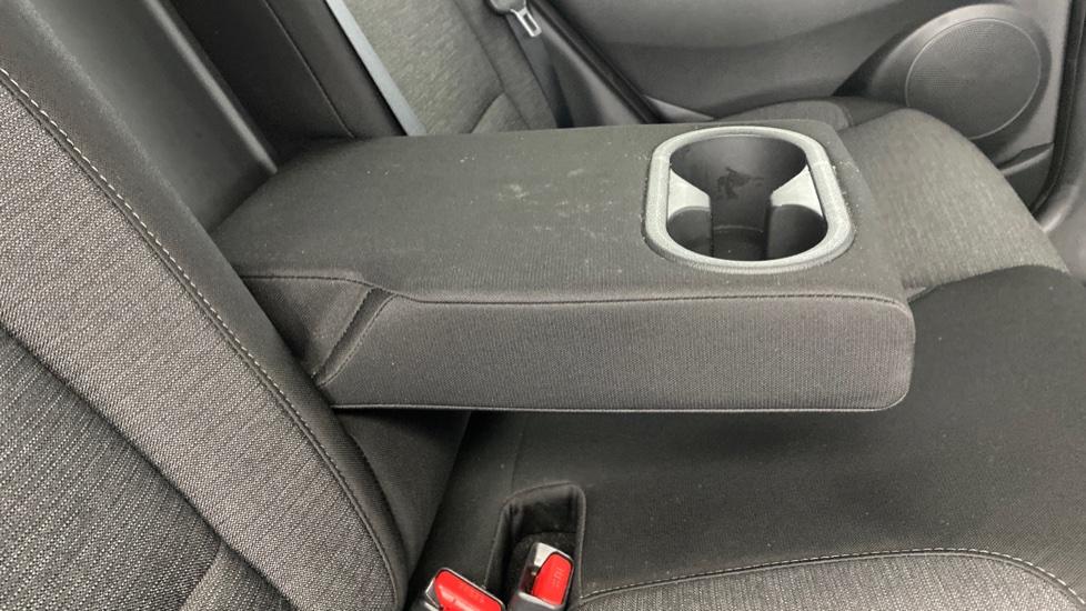 Rear Armrest/ Cup Holder