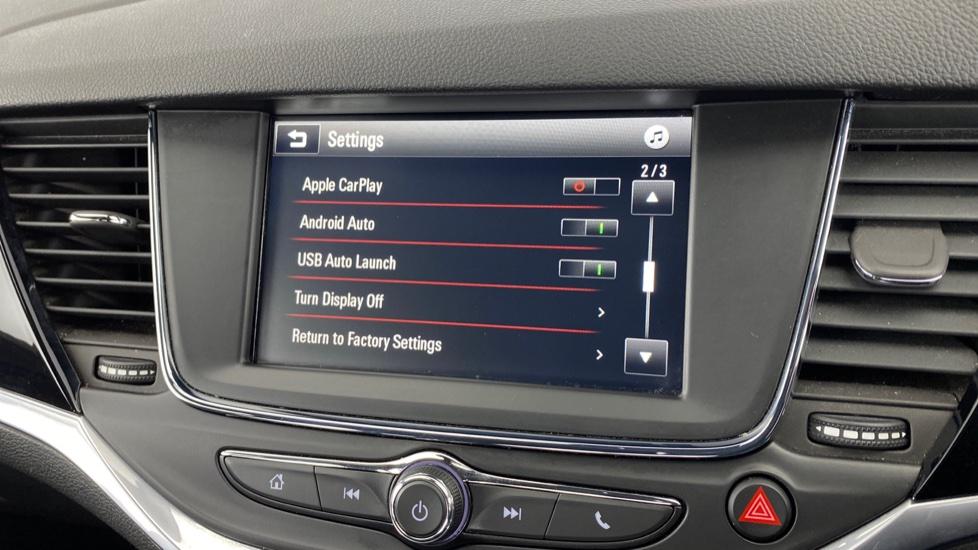 Apple Car Play & Android Auto