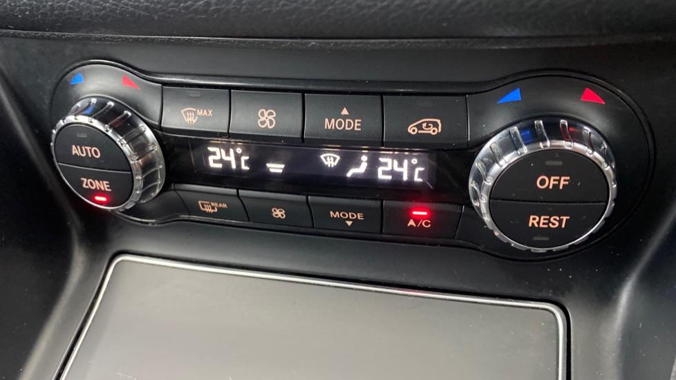 air conditioning and dual Climate control 