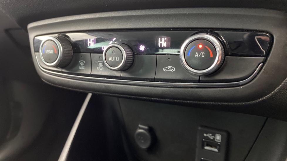 air conditioning and dual Climate control 