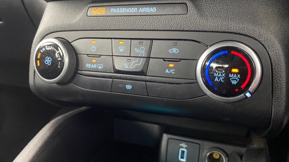 air conditioning and dual Climate control 