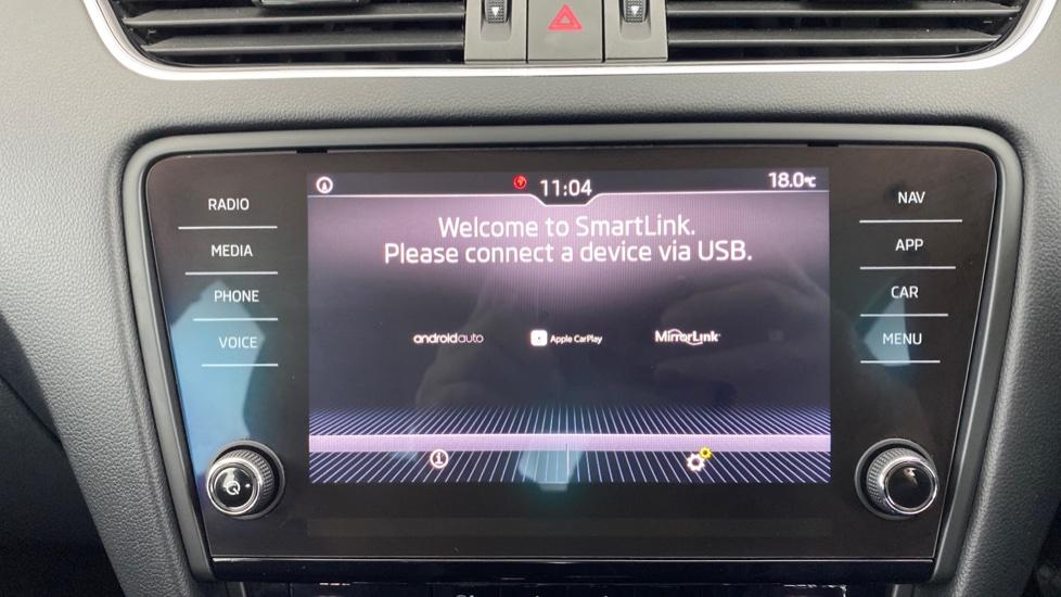 Apple Car Play & Android Auto