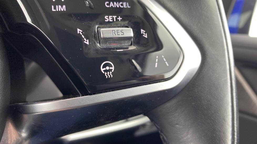 heated steering wheel 