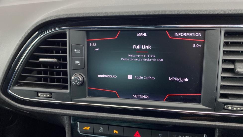 Apple Car Play & Android Auto