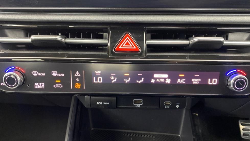 air conditioning and dual Climate control 