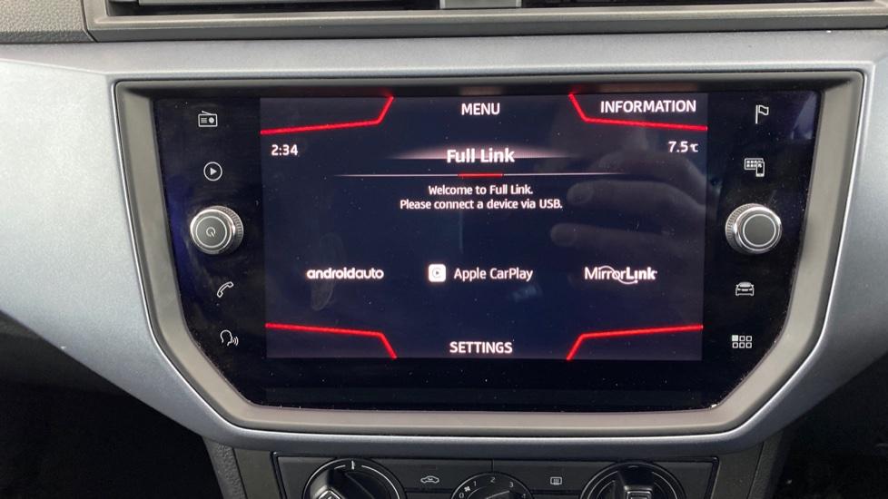 Apple Car Play & Android Auto