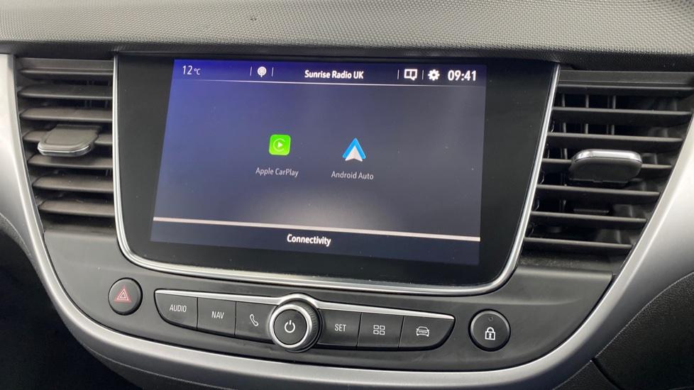 Apple Car Play & Android Auto