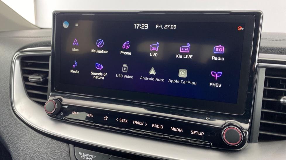 Apple Car Play & Android Auto