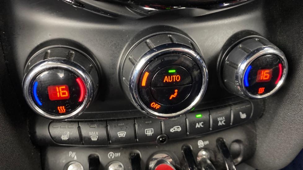 air conditioning and dual Climate control 