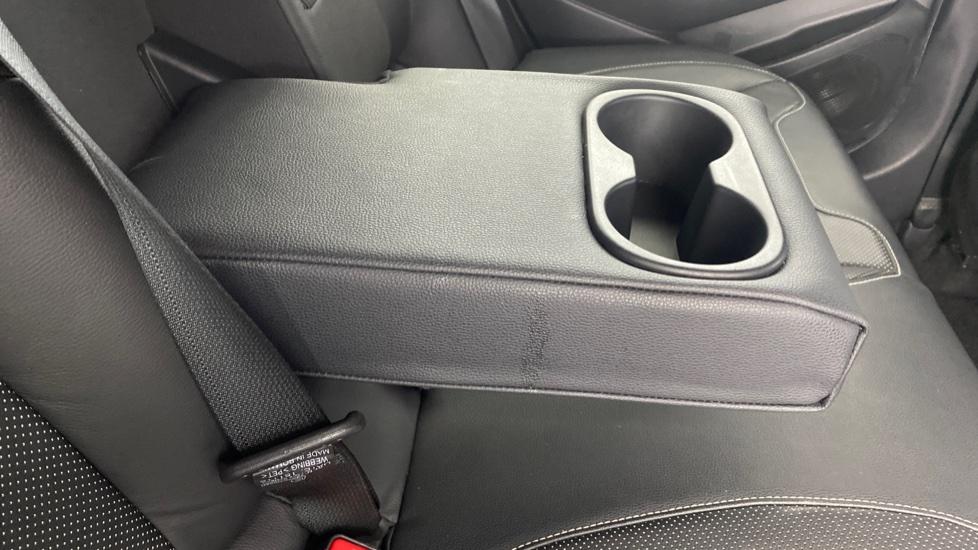 Rear Armrest/ Cup Holder