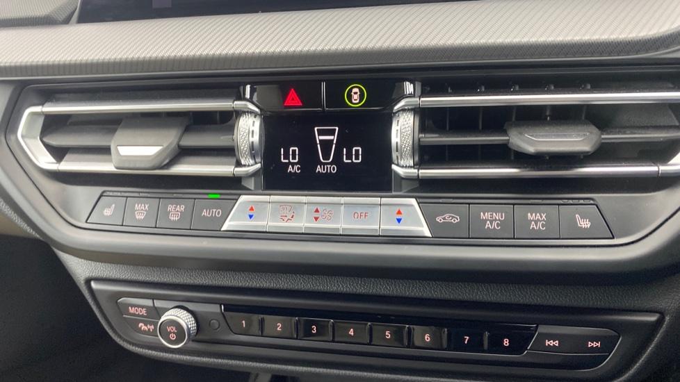 air conditioning and dual Climate control 