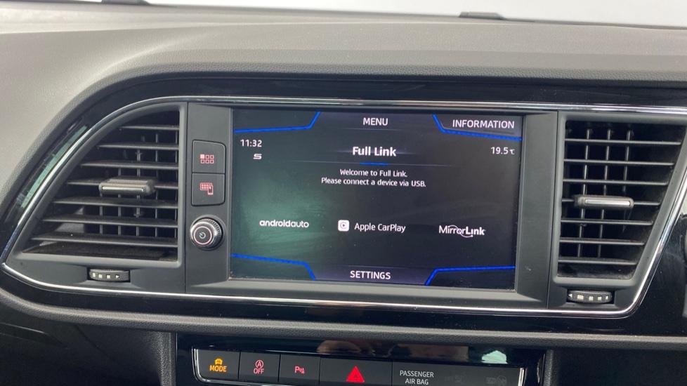 Apple Car Play & Android Auto