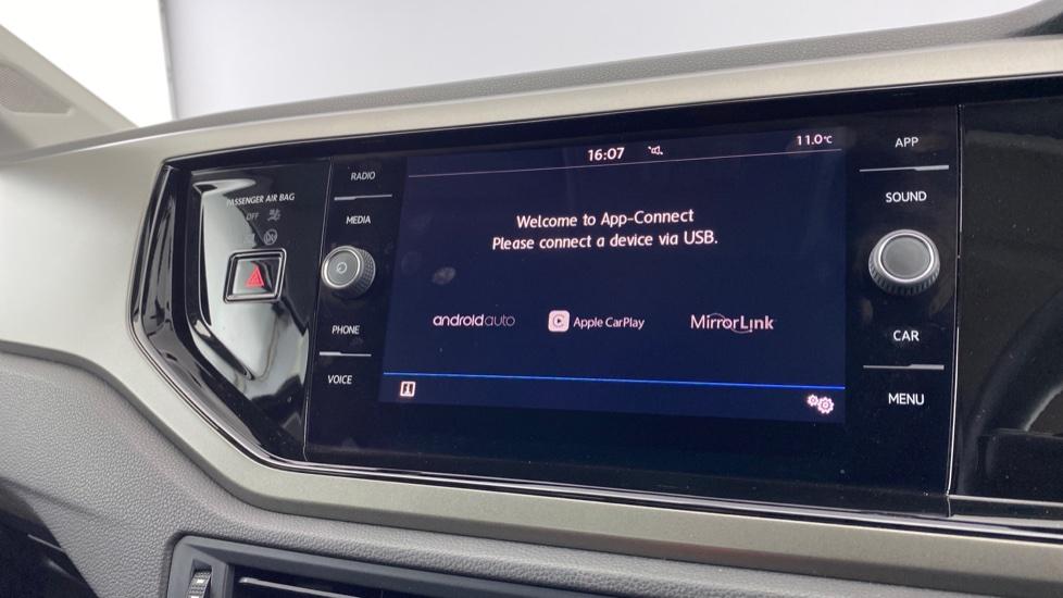 Apple Car Play & Android Auto