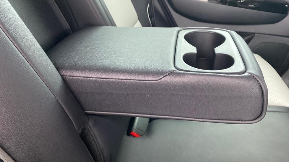 Rear Armrest/ Cup Holder