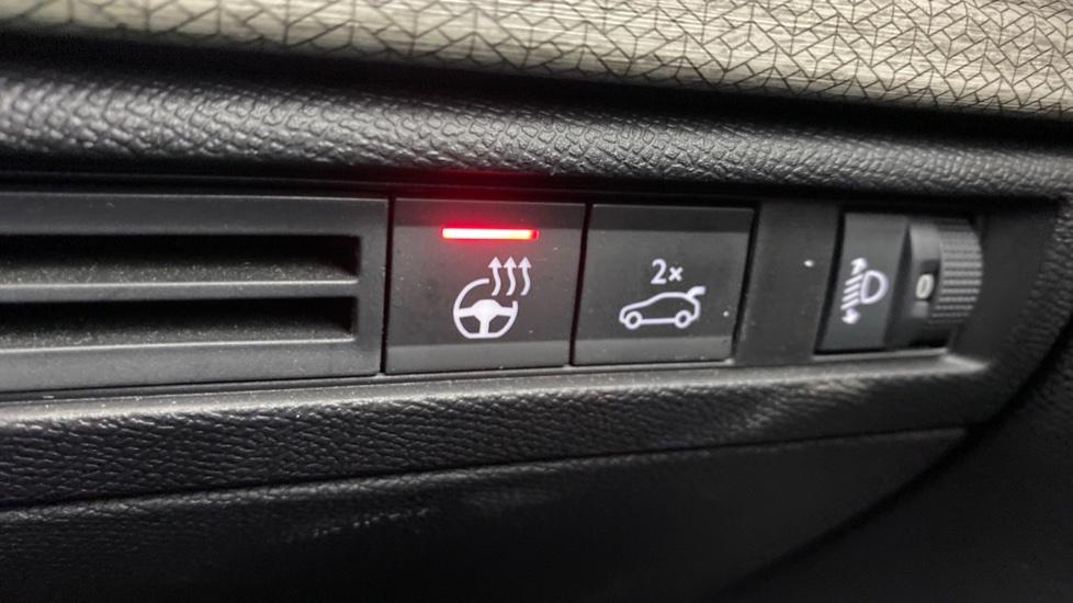 heated steering wheel 