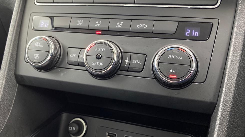 air conditioning and dual Climate control 