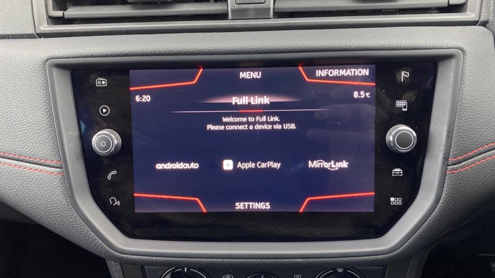 Apple Car Play & Android Auto