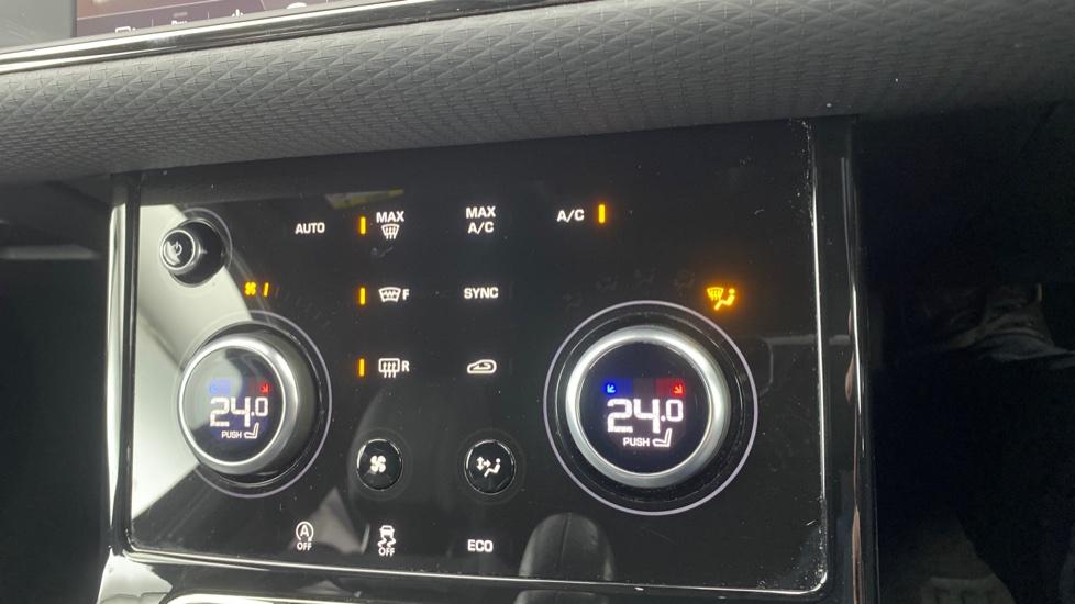 air conditioning and dual Climate control 