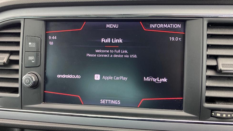 Apple Car Play & Android Auto