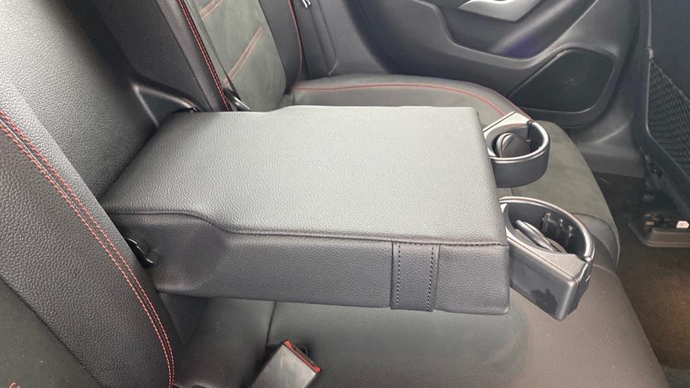 Rear Armrest/ Cup Holder