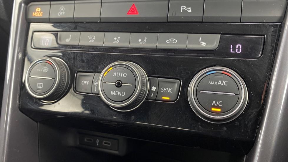 air conditioning and dual Climate control 