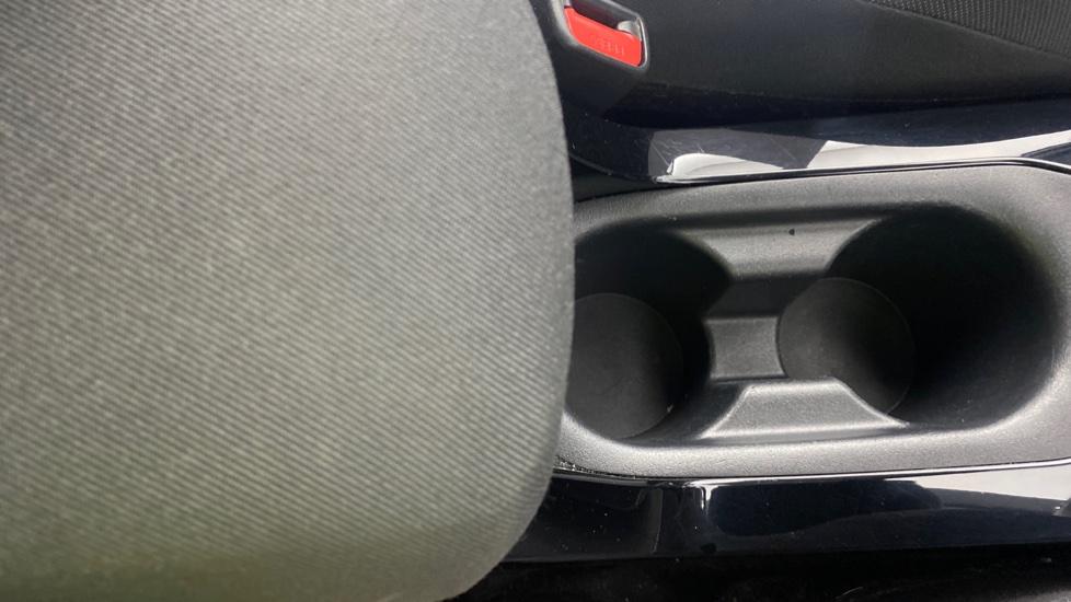 Rear Armrest/ Cup Holder