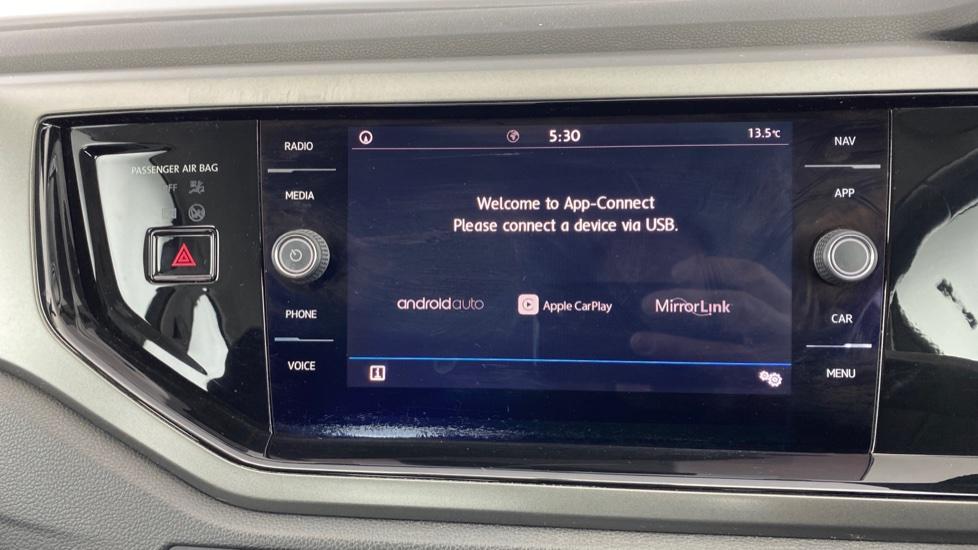 Apple Car Play & Android Auto