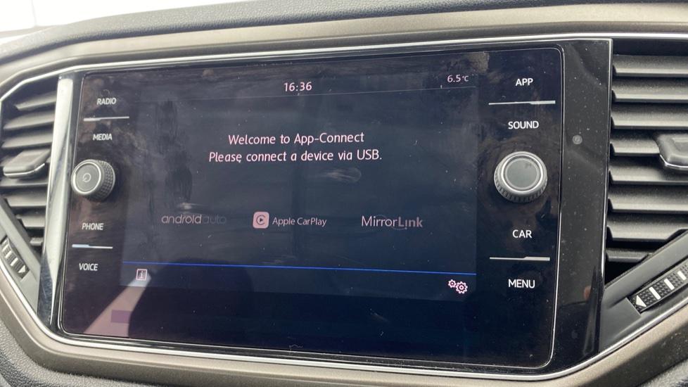 apple CarPlay and android auto 