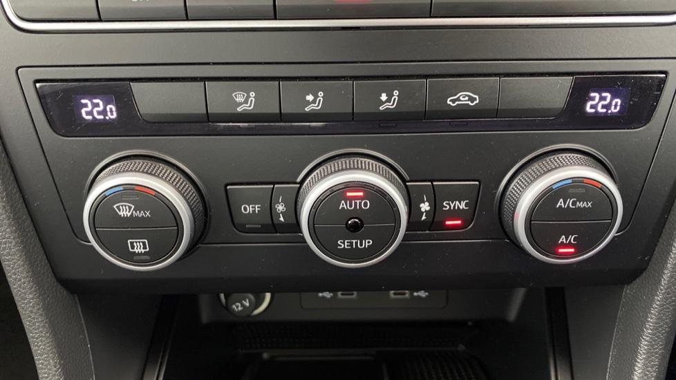 air conditioning and dual Climate control 