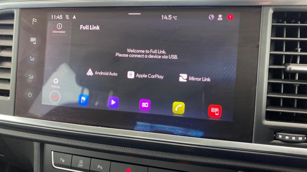 Apple Car Play & Android Auto