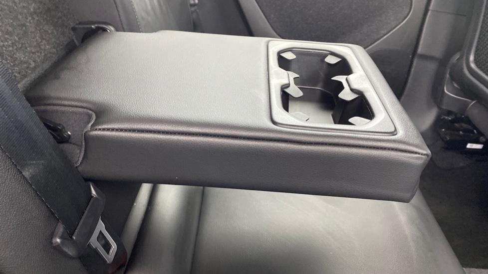 Rear Armrest/ Cup Holder