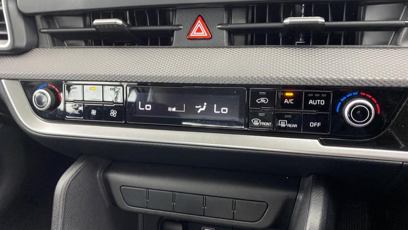 air conditioning and dual Climate control 