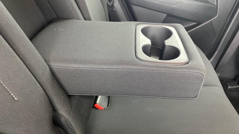 Rear Armrest/ Cup Holder