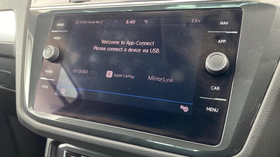 Apple Car Play & Android Auto