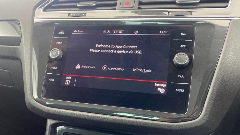 Apple Car Play & Android Auto