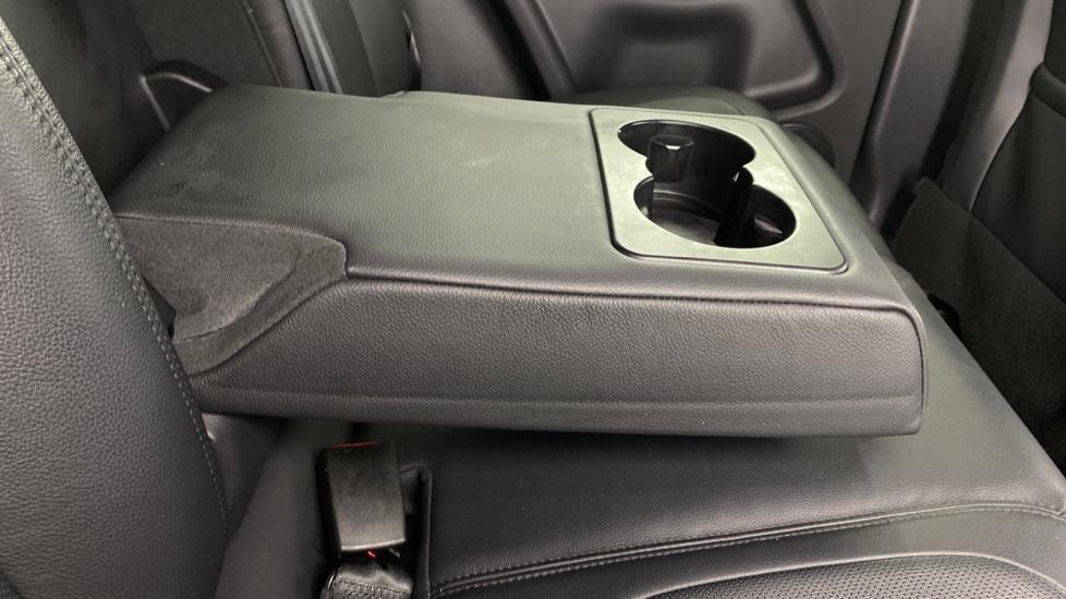 Rear Armrest/ Cup Holder