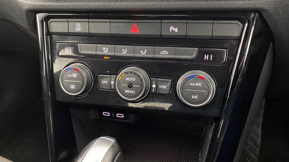 air conditioning and dual Climate control 